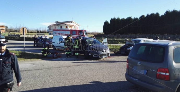 Incidente sulla Provinciale 17, tre persone ferite – Foto/Video