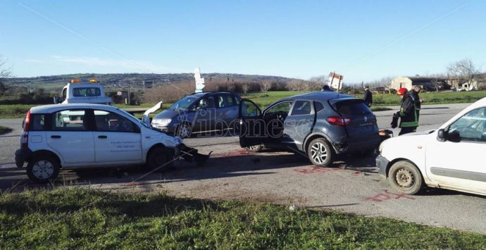 Incidente sulla Provinciale 17, tre persone ferite – Foto/Video