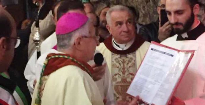 Intimidazioni ai parroci, il vescovo: «Segnali preoccupanti»
