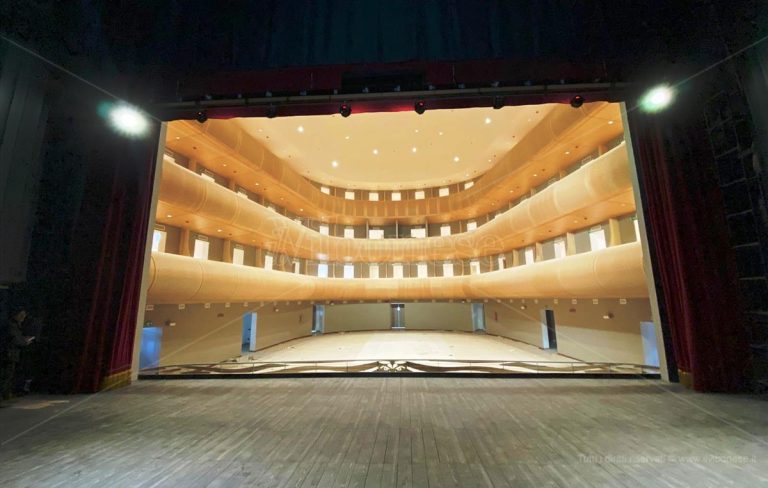 Il teatro comunale simbolo della rinascita culturale di Vibo Valentia