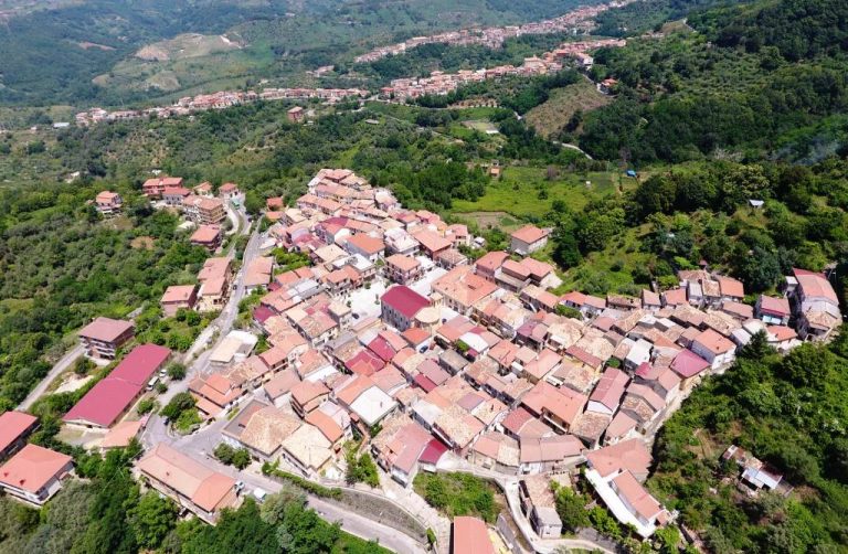 Il Covid entra in classe, a Polia scuole chiuse per dieci giorni