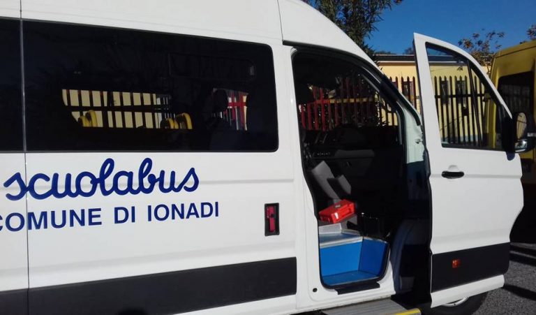 Ionadi, l’anno nuovo porta… un nuovo scuolabus