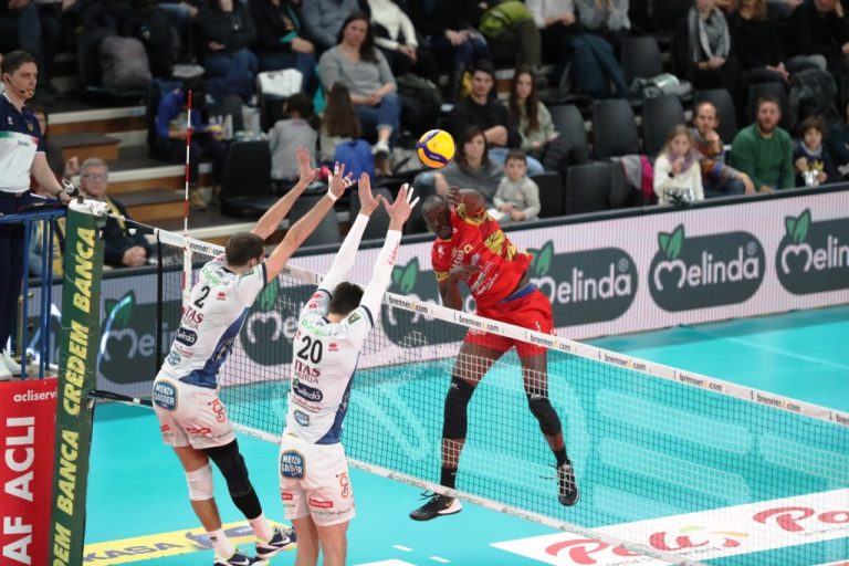 Volley, la Tonno Callipo si arrende alla forza di Itas Trentino – Video