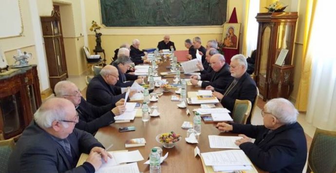 Coronavirus Calabria, i vescovi sospendono anche catechismo e oratori