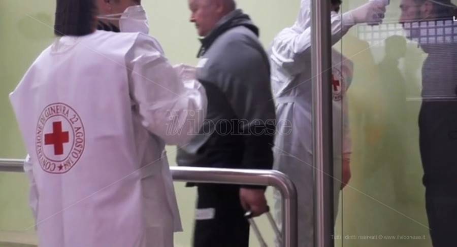 Coronavirus, riscontrato un caso sospetto all’aeroporto di Lamezia