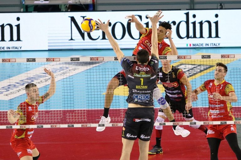 Volley, la Tonno Callipo si arrende allo strapotere di Lube Civitanova – Video