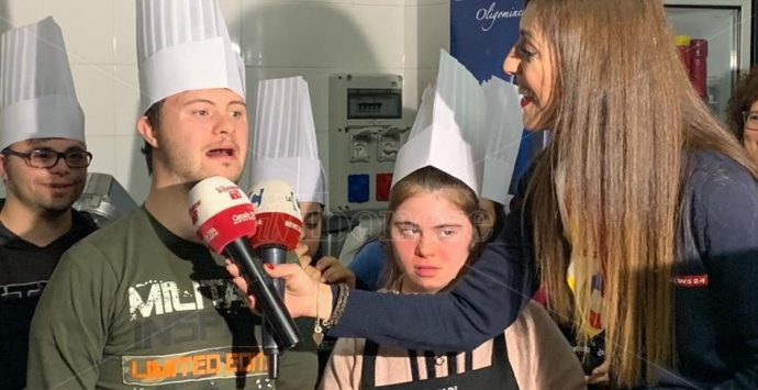 I ragazzi con sindrome di down chef stellati per una notte – Foto/Video