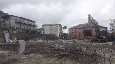 Stefanaconi, demolita la vecchia scuola elementare: ora la ricostruzione