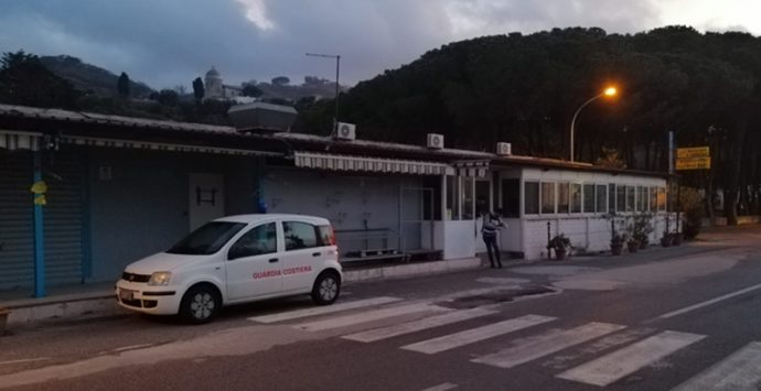 Esercizio commerciale sequestrato a Tropea