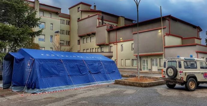 Coronavirus, donazione per l’acquisto di guanti e mascherine all’ospedale di Serra