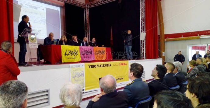 “Vibo finalmente Libera”, in centinaia all’incontro con Simona dalla Chiesa – Video