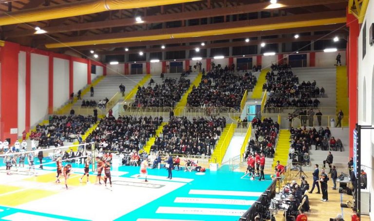 Superlega, Vibo e Perugia regalano spettacolo al PalaMaiata – Video