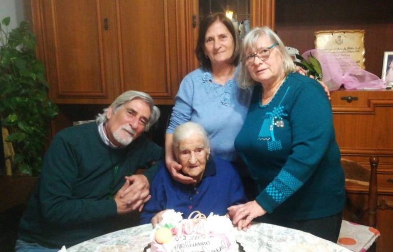 Stefanaconi, è festa per i 104 anni di Angela Fortuna