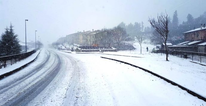 Dal Reggino alle Serre per vedere la neve, denunciate cinque persone