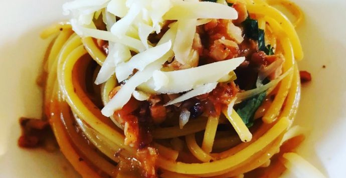 Totani e caciocavallo, incontro di gusto con “Allacciate i grembiuli”