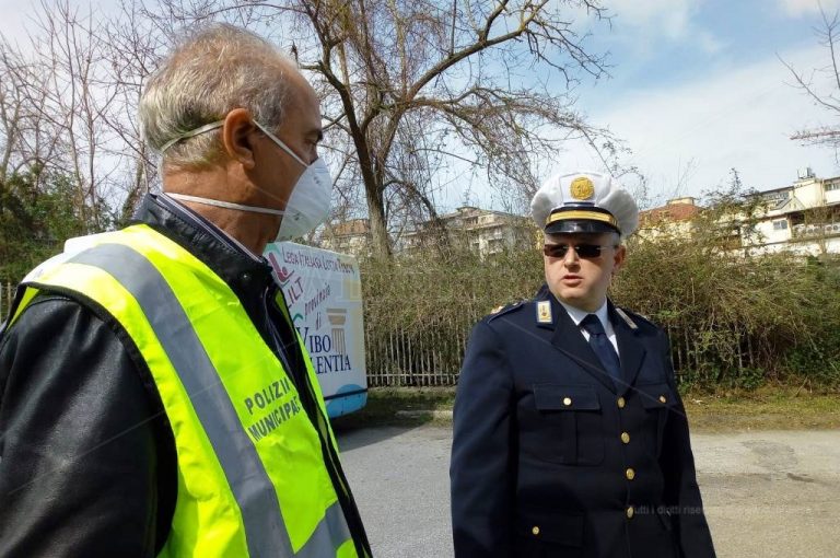 Storie di ordinaria incoscienza: dagli incontri al parco alle corsette – Video