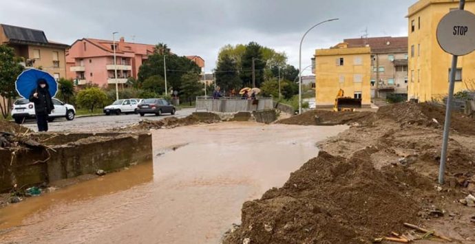 Nuova alluvione, disagio sociale e politica con il bavaglio