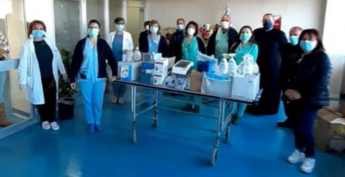 Dpi e attrezzature mediche in dono agli ospedali di Vibo e Tropea