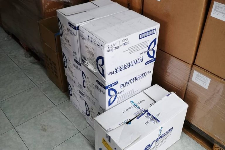 Coronavirus, seimila guanti medicali donati all’ospedale di Vibo