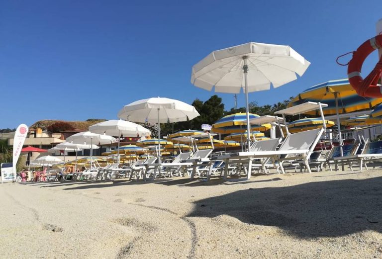 Caro-spiaggia, Federcomsumatori: «A Tropea i prezzi maggiori»