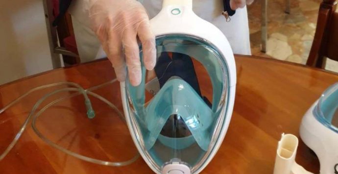 Le maschere da snorkeling diventano respiratori per la terapia intensiva di Vibo