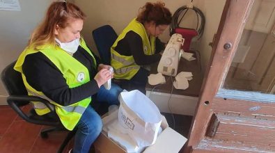 Quattro Comuni vibonesi realizzano mascherine e ne donano 1400 alla Prefettura