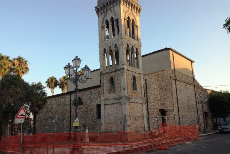 Tutto pronto a Mileto per il restauro del campanile de La Cattolica