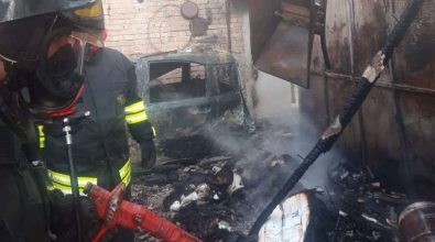 Drapia, incendio distrugge un garage e minaccia la vicina abitazione – Foto