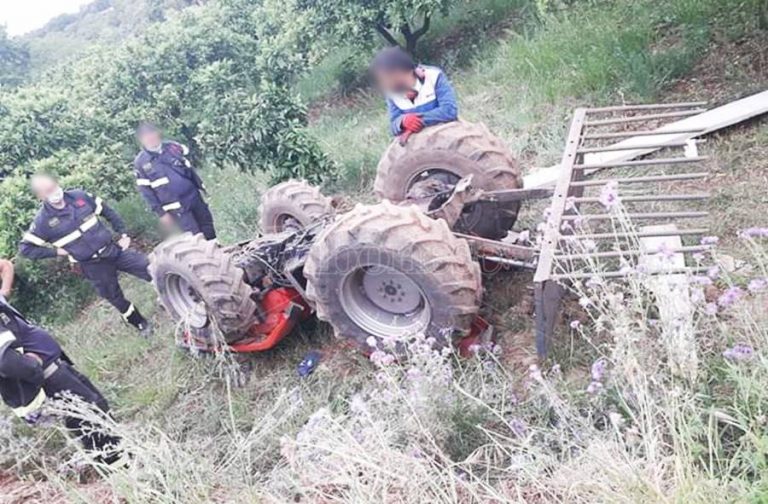 Francavilla Angitola, si ribalta un trattore: conducente in elisoccorso a Catanzaro