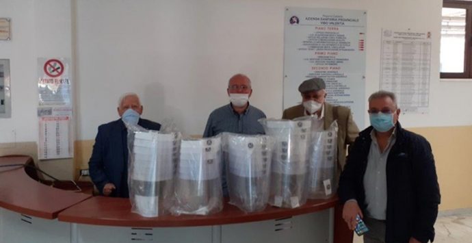 Il Kiwanis dona delle visiere al personale sanitario del carcere di Vibo