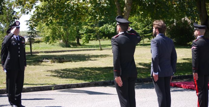 Carabinieri, il generale Paterna assegna gli encomi ai militari vibonesi – Foto-Video