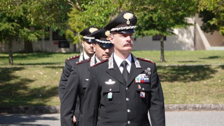 Carabinieri, il generale Paterna assegna gli encomi ai militari vibonesi – Foto-Video