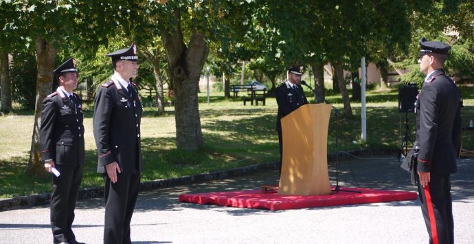 Carabinieri, il generale Paterna assegna gli encomi ai militari vibonesi – Foto-Video