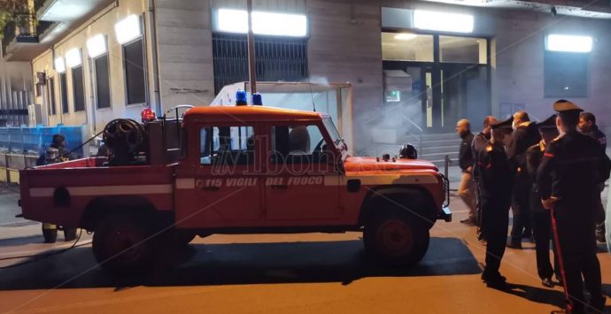 Serra San Bruno, incendio in un seminterrato: evacuato il palazzo – Foto