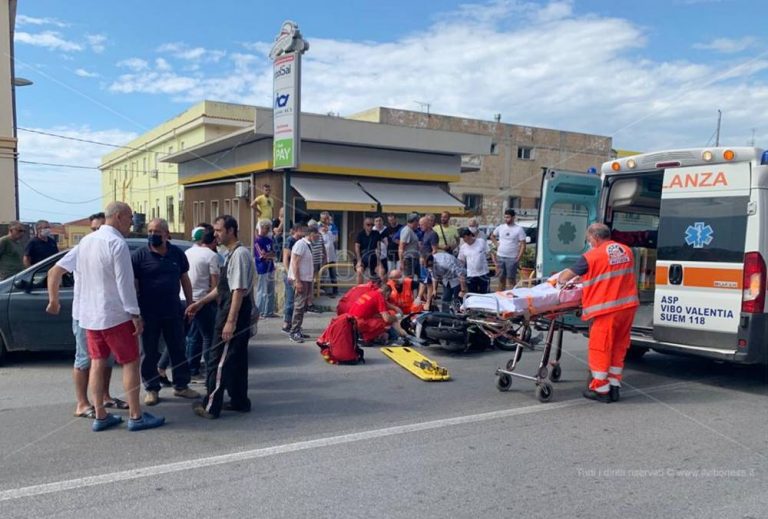 Auto contro scooter, nuovo incidente su via Nazionale a Pizzo – Foto