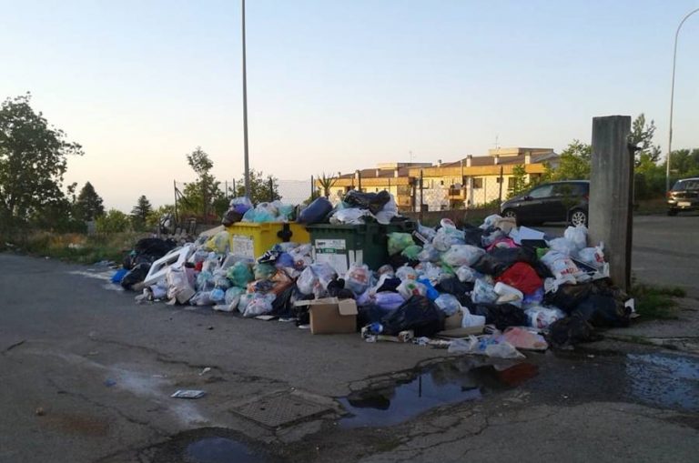 Rifiuti, D’Ippolito e Parentela: «Proteste legittime, Santelli convochi tavolo istituzionale»