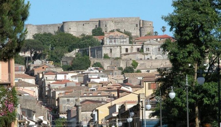 Omicidio Piccione a Vibo Valentia, il brindisi dei Lo Bianco al passaggio del feretro