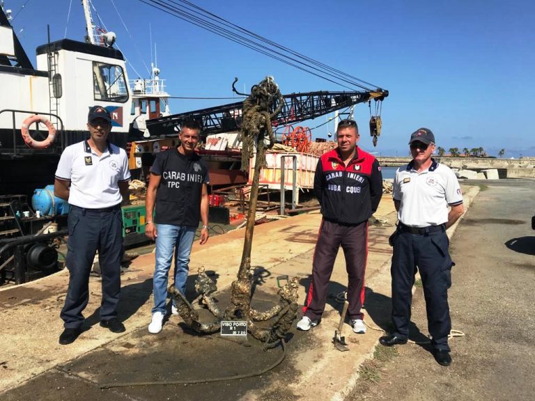 Ancora di fine ‘800 rinvenuta nelle acque del porto di Vibo Marina