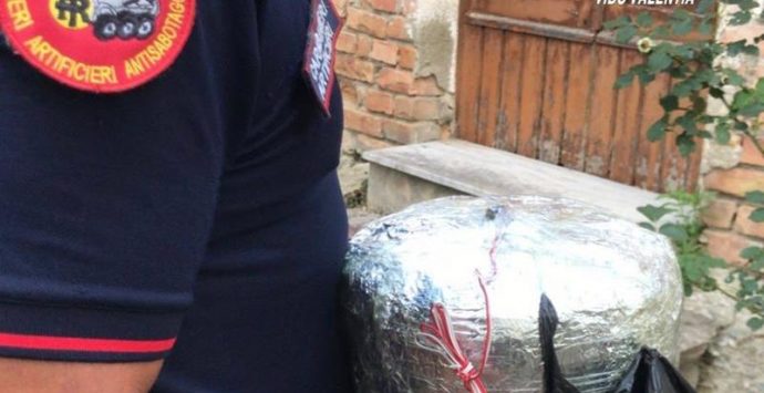 Ordigno esplosivo ritrovato dai carabinieri a Piscopio – Video