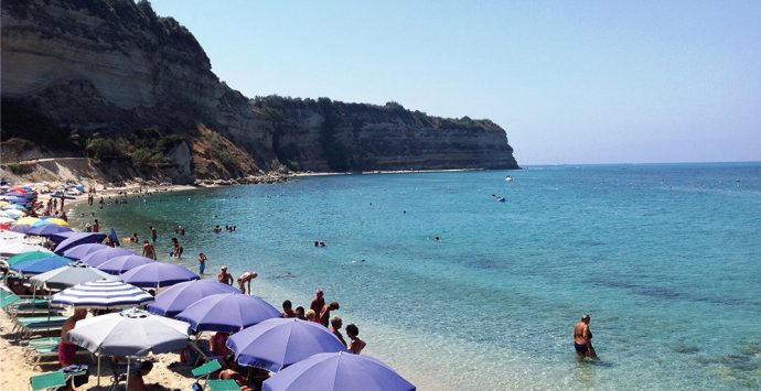 Gusti e bellezze della Costa degli dei, torna la guida turistica “Pronto estate”