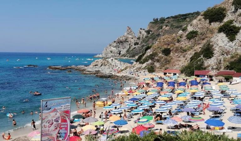 Capo Vaticano: carenze igieniche e irregolarità in un lido di Grotticelle, sanzioni e denunce