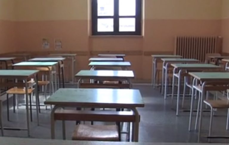 Scuole chiuse anche a Serra, Simbario e Spadola: i sindaci resistono al Tar