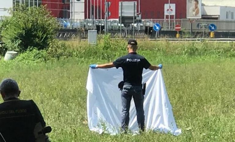 Donna di Pizzo si dà fuoco a Crema e muore, mentre i passanti la filmano