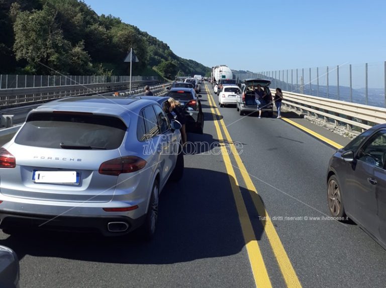 Incidente in autostrada nei pressi di Sant’Onofrio, due i feriti