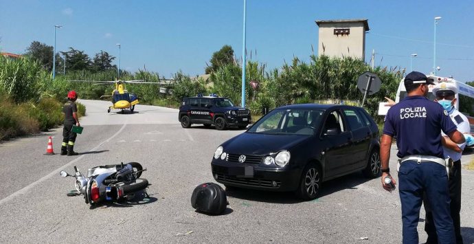 Scontro auto-scooter a Porto Salvo, interviene l’elisoccorso – Foto