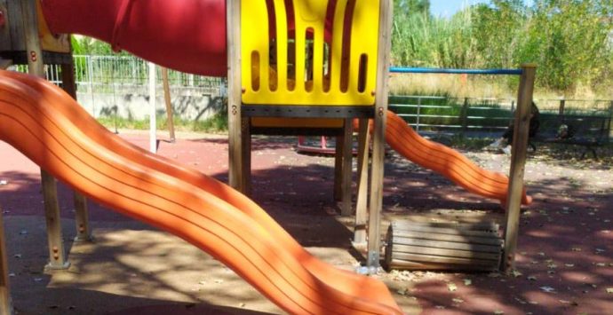 Vibo Marina, così muore il “Parco giochi delle cooperative” – Foto