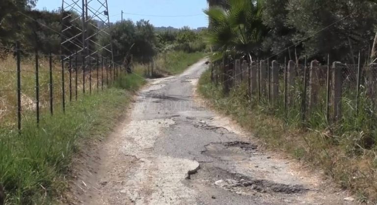 Portosalvo, otto famiglie ostaggio di una strada dissestata da 30 anni – Video