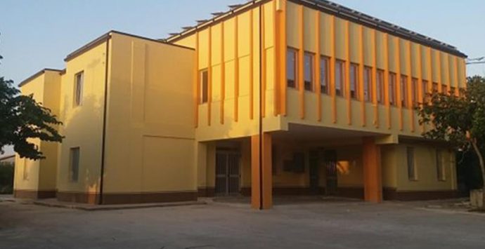 Covid, non si arrestano i contagi: a Zaccanopoli scuole ancora chiuse