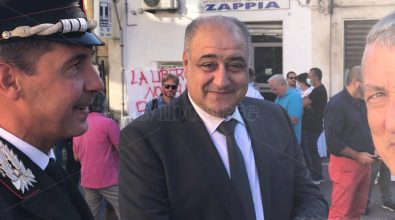 Zappia riapre la sua tabaccheria a Nicotera: «Denunciare è stata una gran cosa» – Foto/Video