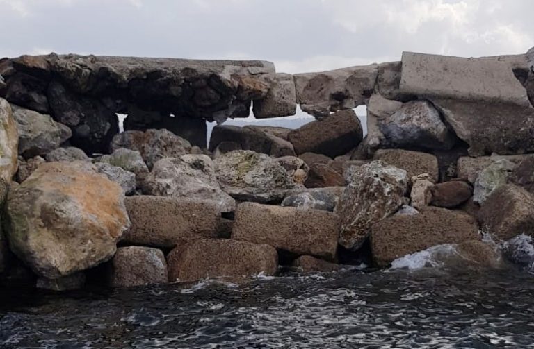 Il molo di Briatico escluso dai finanziamenti: la rabbia dei pescatori